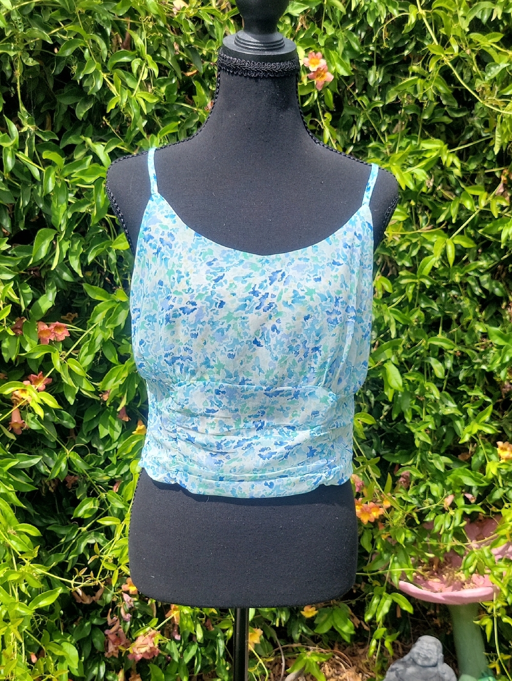 Sadie & Sage Blue Floral Cropped Camisole L
